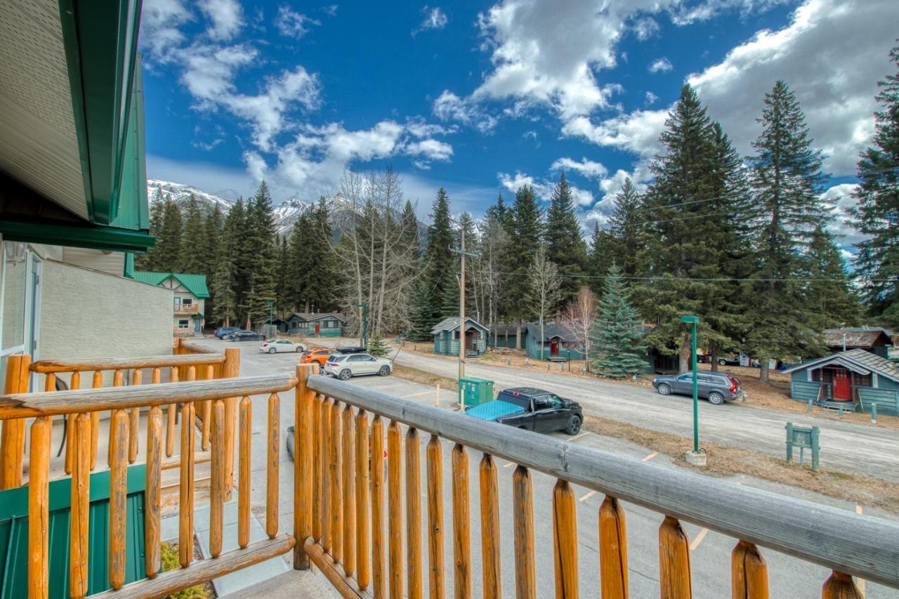 קאנמור Beautiful Newly Reno 2Bdm 2 Bth Sleep Up To 6 Adults & Kids Mountain View Townhouse Suite מראה חיצוני תמונה