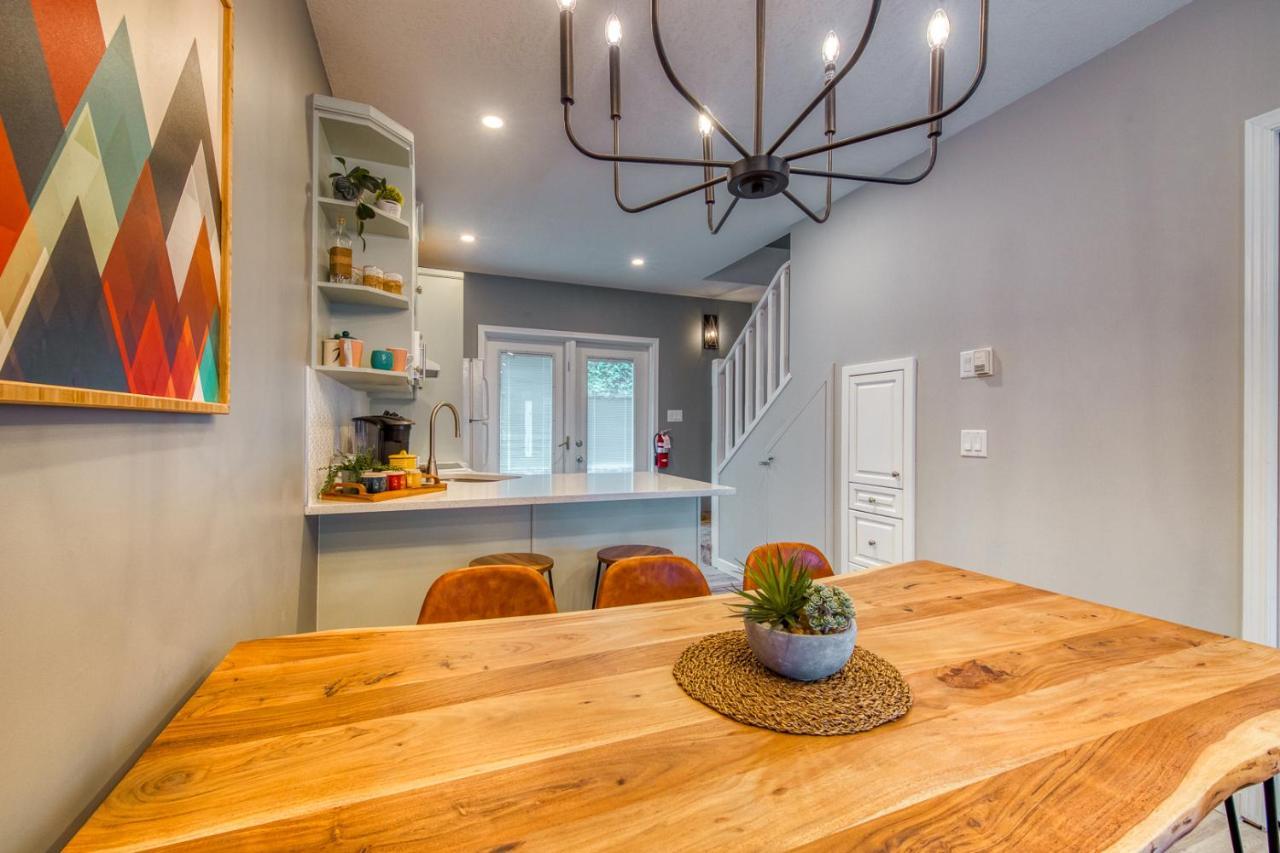 קאנמור Beautiful Newly Reno 2Bdm 2 Bth Sleep Up To 6 Adults & Kids Mountain View Townhouse Suite מראה חיצוני תמונה