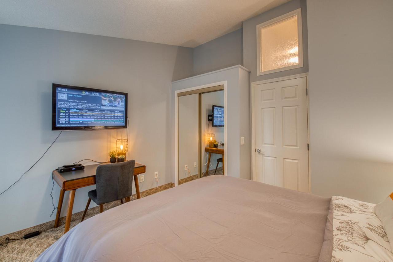קאנמור Beautiful Newly Reno 2Bdm 2 Bth Sleep Up To 6 Adults & Kids Mountain View Townhouse Suite מראה חיצוני תמונה