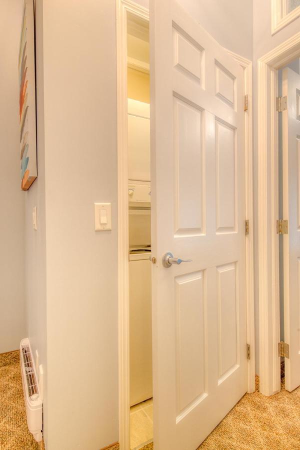 קאנמור Beautiful Newly Reno 2Bdm 2 Bth Sleep Up To 6 Adults & Kids Mountain View Townhouse Suite מראה חיצוני תמונה