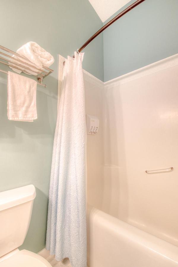 קאנמור Beautiful Newly Reno 2Bdm 2 Bth Sleep Up To 6 Adults & Kids Mountain View Townhouse Suite מראה חיצוני תמונה