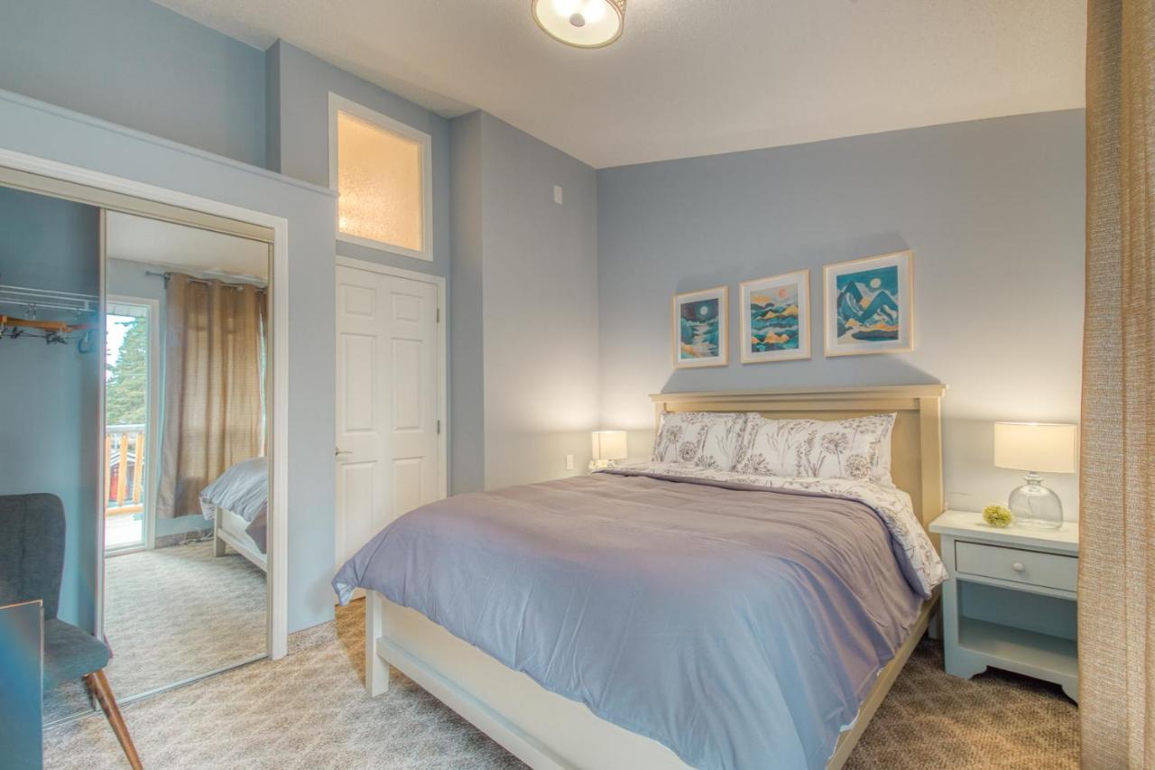 קאנמור Beautiful Newly Reno 2Bdm 2 Bth Sleep Up To 6 Adults & Kids Mountain View Townhouse Suite מראה חיצוני תמונה